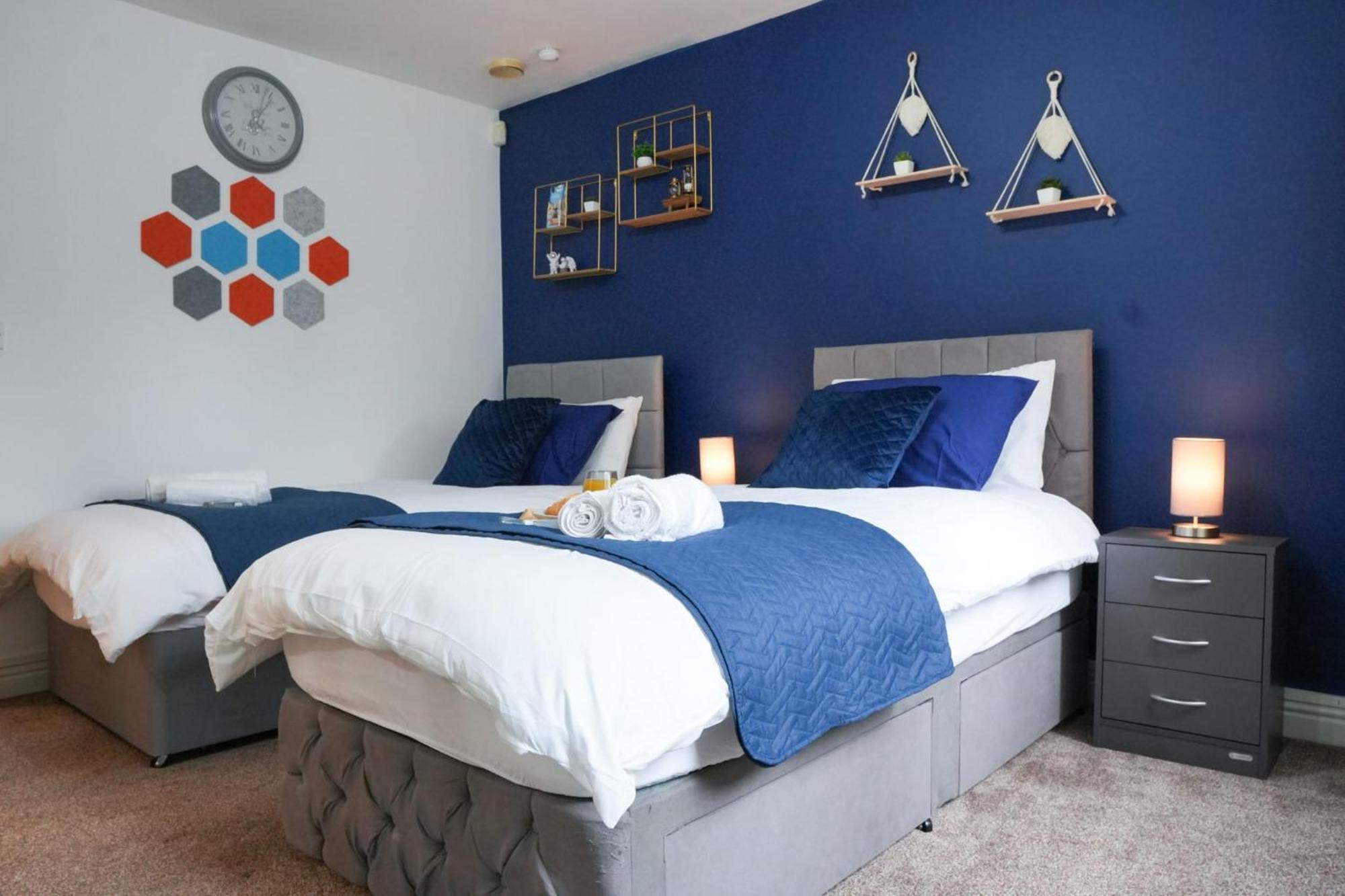 Whole 2-Bed Apartment - Contractors, Professionals, Ulez Free, Free Parking, B'Ham City 10Mins Birmingham Eksteriør billede