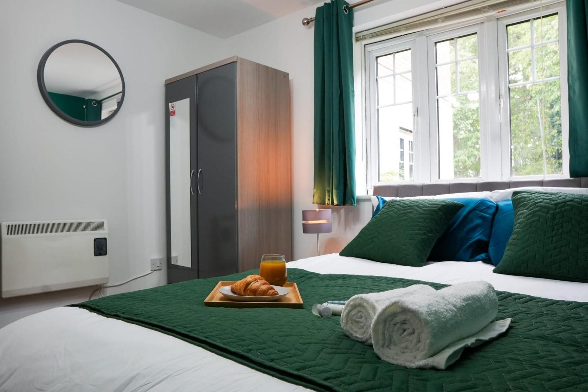 Whole 2-Bed Apartment - Contractors, Professionals, Ulez Free, Free Parking, B'Ham City 10Mins Birmingham Eksteriør billede